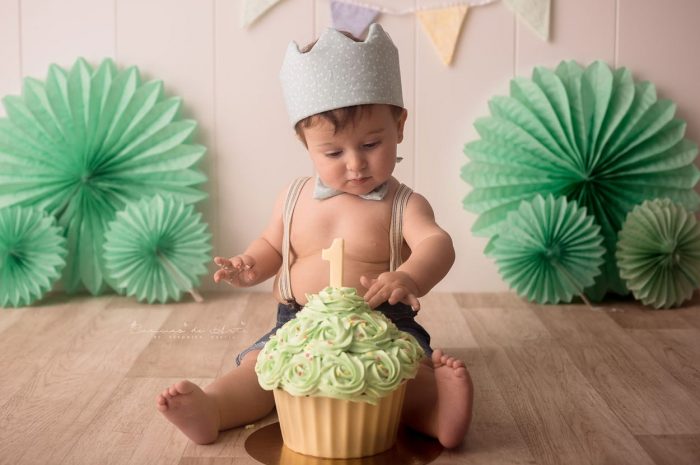 sesiones de primer aniversario cumpleanos bebe cake smash en barcelona